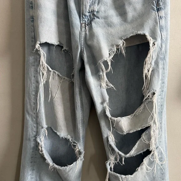 American Eagle destroyed Baggy straight light Wash Jean size 6 - Picture 5 of 9